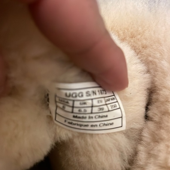 UGG Bailey Button Triplet women's boots ColorChestnut - Picture 8 of 9